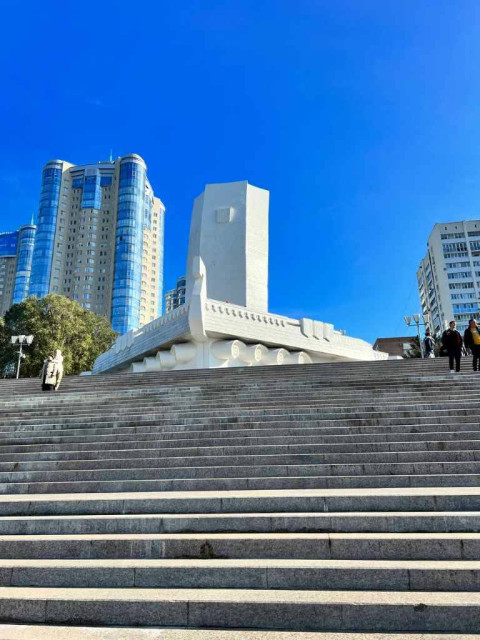 Стела Ладья